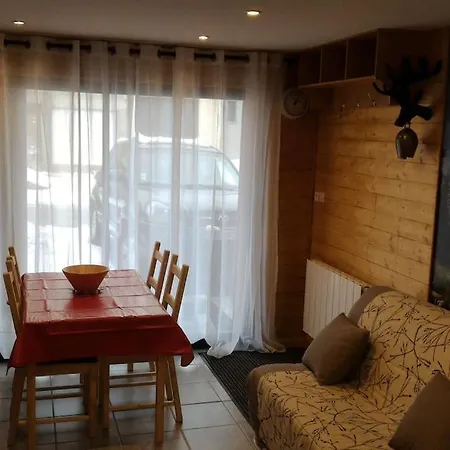 Tres Joli De 25m2 Dans Rdc D'un Chalet. Formiguères