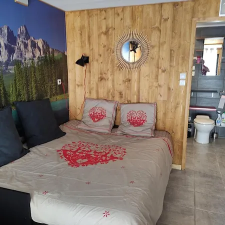 Lejlighed Tres Joli De 25m2 Dans Rdc D'un Chalet. Formiguères